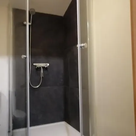 منزل للإقامة Border Bliss - Private With Bathroom In A Cozy *