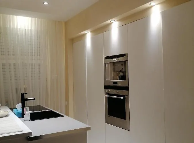 Border Bliss - Private With Bathroom In A Cozy *