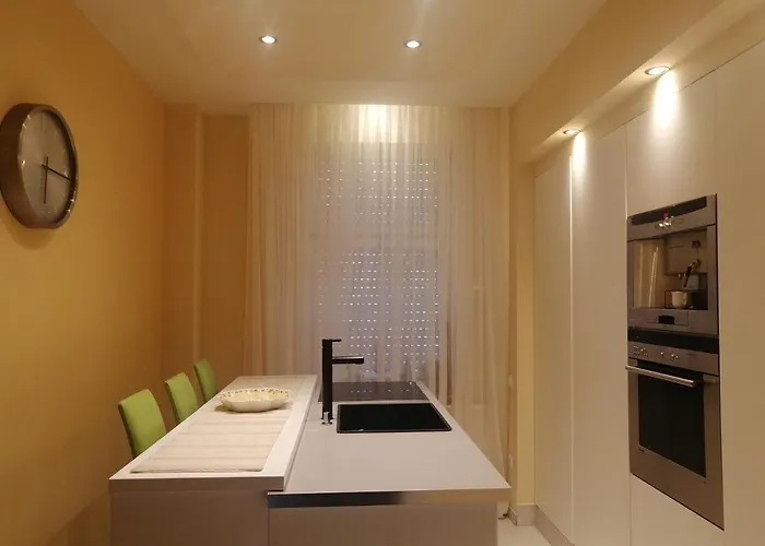 Border Bliss - Private With Bathroom In A Cozy