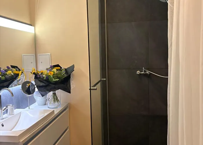 Border Bliss - Private With Bathroom In A Cozy Privat bolig Kerkrade