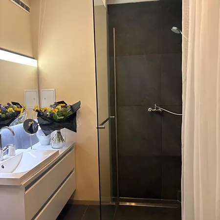 Border Bliss - Private With Bathroom In A Cozy Séjour chez l'habitant Kerkrade