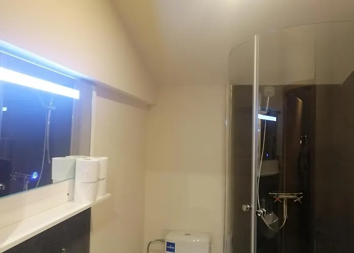 Border Bliss - Private With Bathroom In A Cozy *