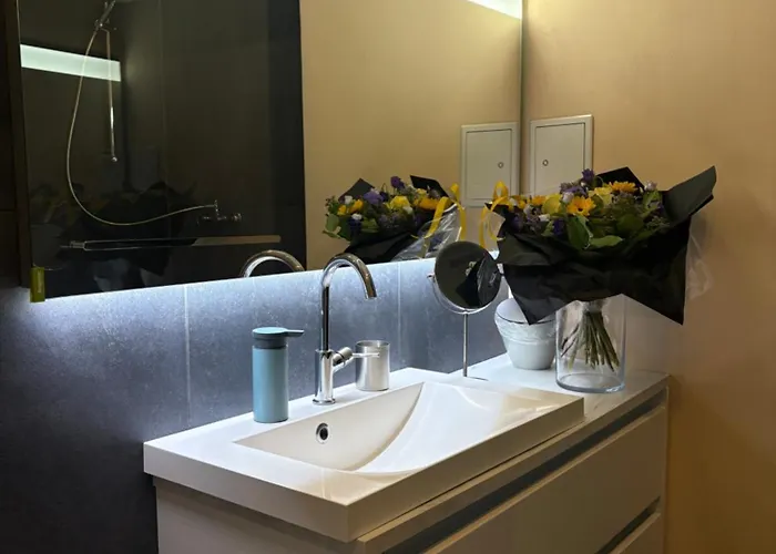 Border Bliss - Private With Bathroom In A Cozy